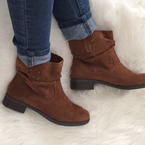 American Eagle Outfitters Shoes - American Eagle brown booties